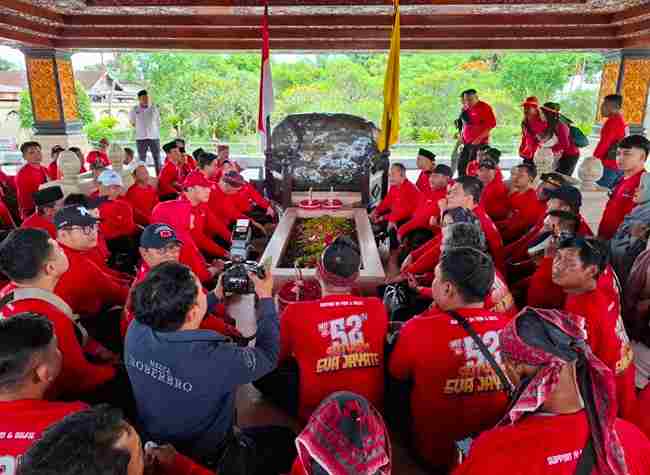 Ziarah Makam Bung Karno, PDIP Karanganyar Bangkitkan Teladan Bapak Bangsa