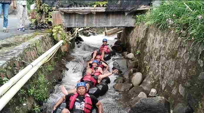 Petualangan Seru Jumog River Tubing di Desa Berjo Karanganyar, Wisata Alam Ekstrem yang Aman dan Bikin Ketagihan