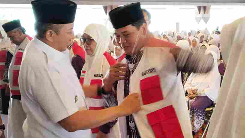 509 Jamaah Haji Karanganyar Dilepas, Bupati Cerita Panggilan Haji dan Janji Jaga Rumah
