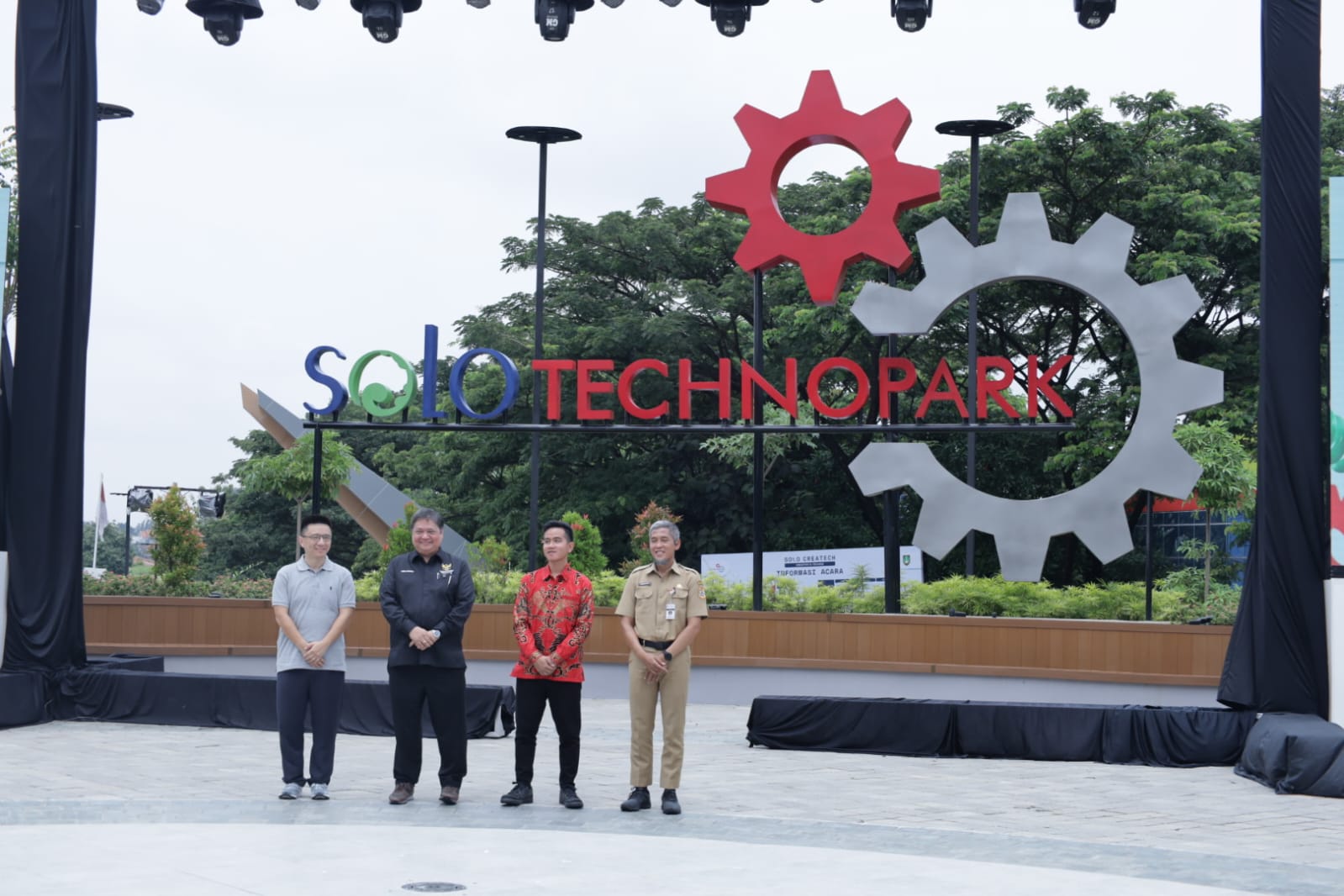 Resmikan Kawasan Sains dan Teknologi Solo Technopark, Airlangga : Bisa Menciptakan Startup Baru