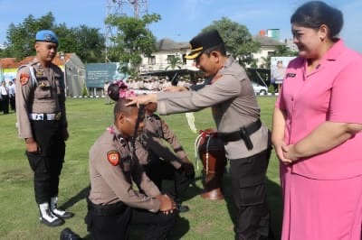 Polresta Surakarta Gelar Upacara Tradisi Pembaretan Bintara Remaja Angkatan 52