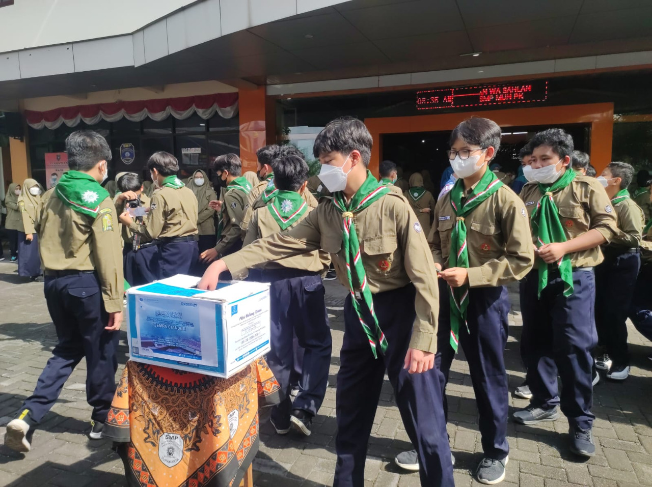 Kumpulkan Donasi, SMP Muhammadiyah PK Bantu Bencana Cianjur