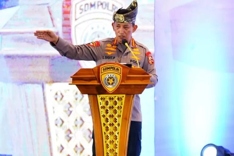 Kapolri Tindak Tegas Bagi Pelaku Penyelundupan Pakaian Bekas Impor