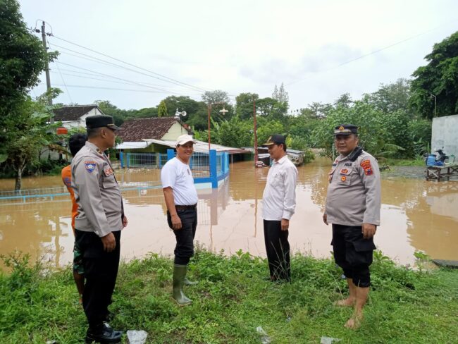 Diguyur Hujan Deras Semalaman, Puluhan Rumah di Kawasan Daleman Terendam Luapan Bengawan Solo