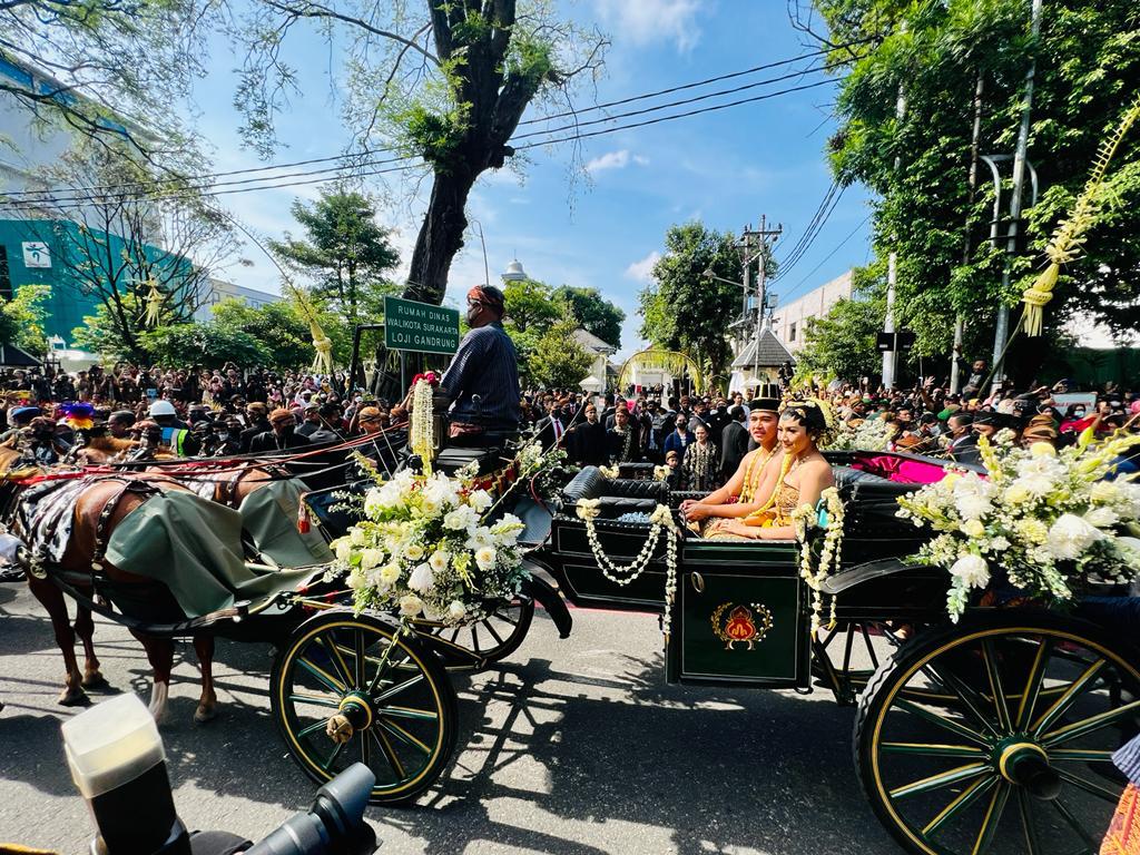 Kirab Pernikahan Kaesang – Erina, Napak Tilas Budaya Yang Hampir Hilang