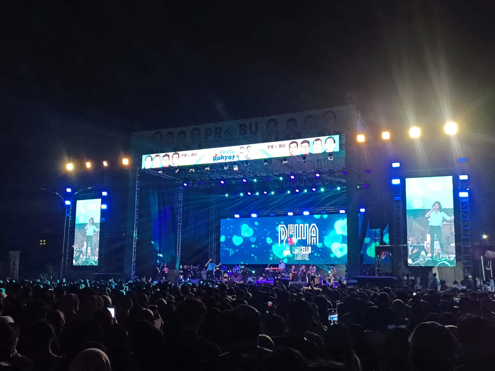 Muncul di Konser Pesta Rakyat Prabu, Dewa 19 Daulat Gibran Nyanyi Lagu Kangen