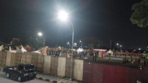 Konser De Tjolomadu Ricuh