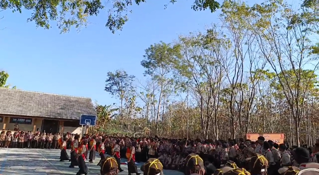 Pohon Tumbang Timpa Siswa Saat Upacara Hari Pramuka di Wonogiri