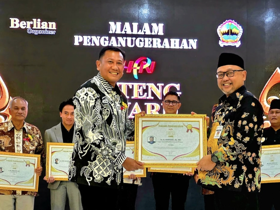 Selamat, Dirut BDK Karanganyar Haryono Raih Penghargaan HPN Jateng Award 2025, Kategori Tokoh Penggerak UMKM