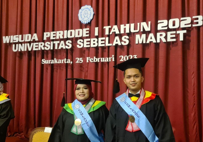 Keren, Ibu dan  Anak  Wisuda Bareng, Raih Gelar Doktor UNS Bahkan  IPK Sama Persis