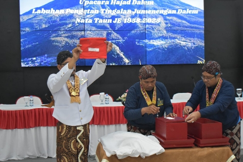 Labuhan Lawu, Menutup Peringatan Tingalan Jumenengan Dalem Sri Sultan Hamengku Buwono X.