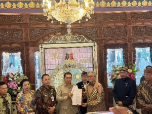 Serahkan SK Cagar Budaya