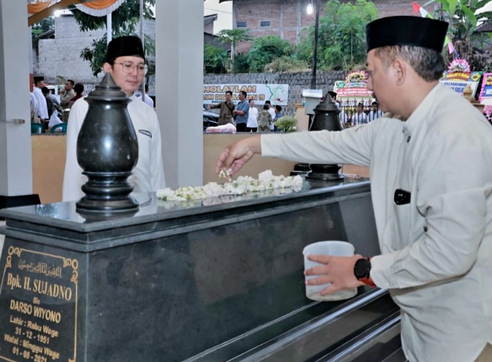 Diresmikan Bupati Rober, Masjid HMS Tak Hanya untuk Keagamaan Tapi Juga Pendidikan, Ekonomi, dan Sosial Budaya