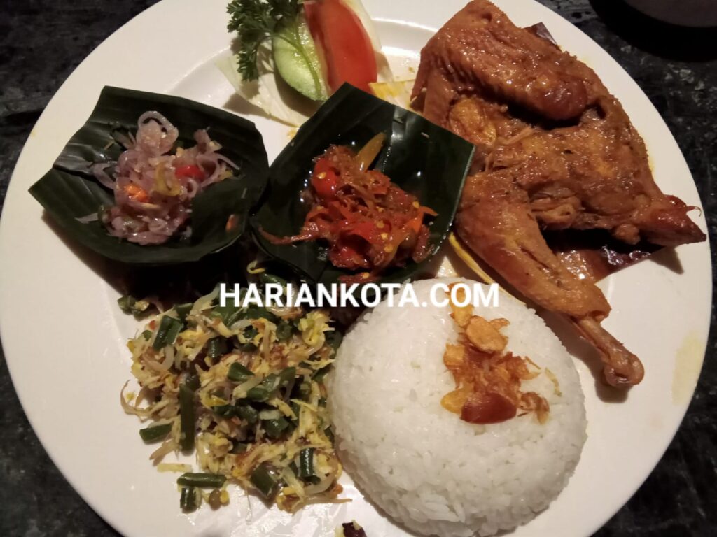 Resto Bebek Tepi Sawah