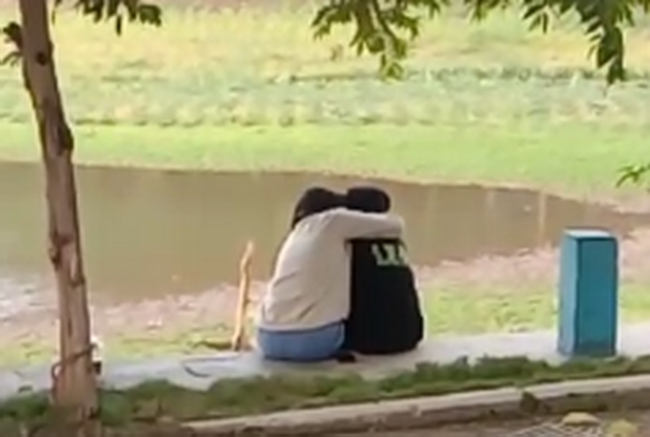 Viral Video Sepasang Remaja Mesum di Tepi Waduk Delingan Karanganyar