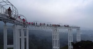 Jembatan Kaca Sky Hill