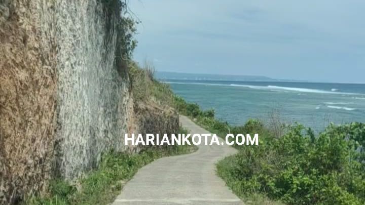 Pantai Gunung Payung