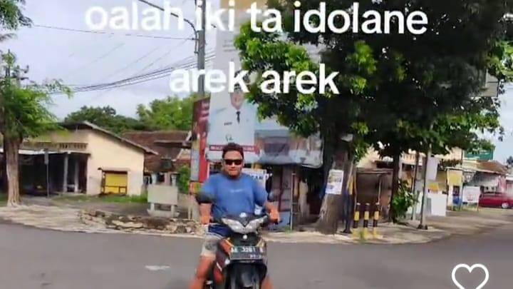 Berkat Video Viral Pria Berjoget Keliling Kota Karanganyar Sambil Naik Motor, Seorang Kakak Bisa Temukan Adiknya