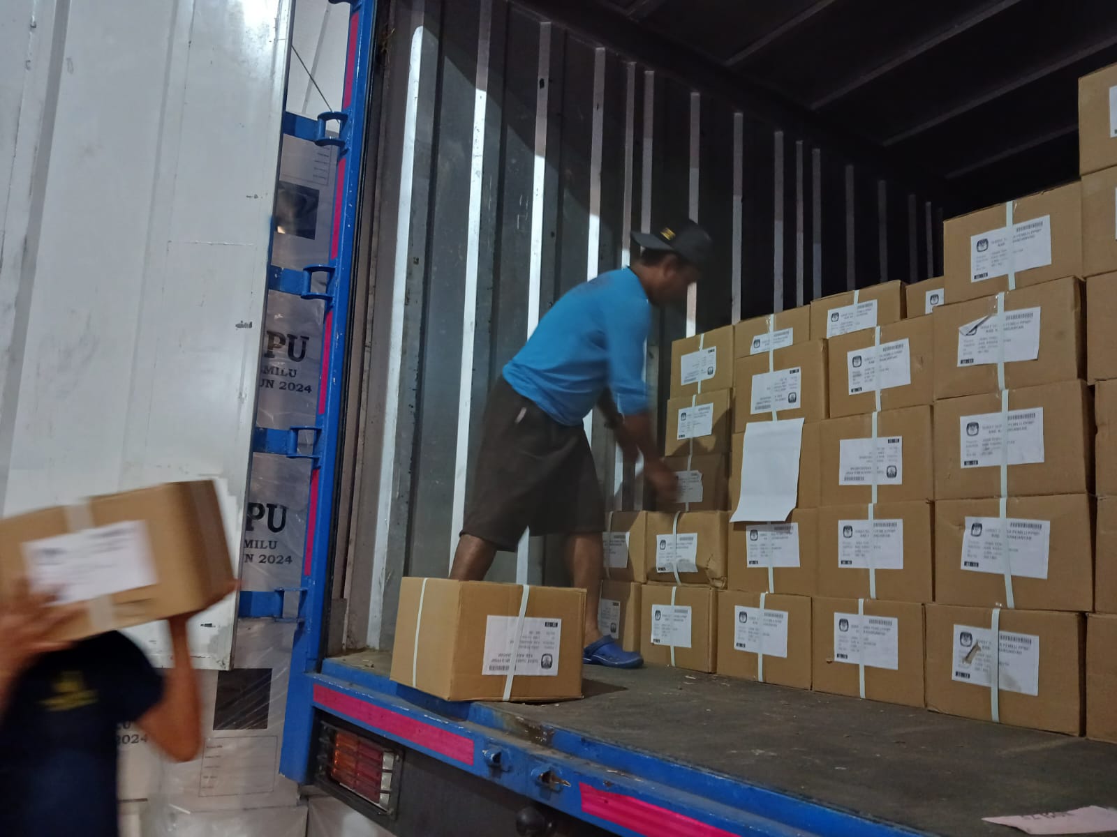 Logistik Surat Suara Presiden dan Wakil Presiden Serta DPD RI Sampai di Karanganyar