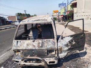 Mobil Terbakar